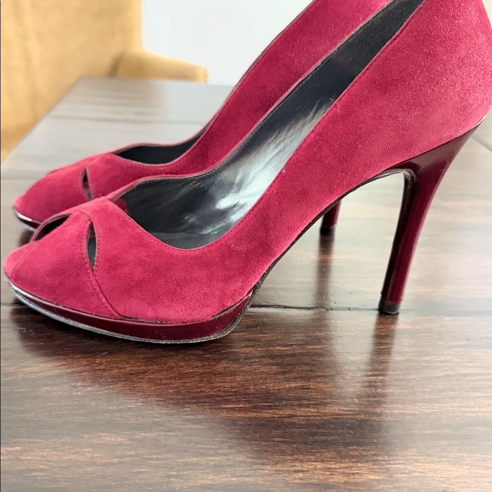Stuart Weitzman Burgundy Red Suede Peep Toe Stiletto Pumps Heels Size 9